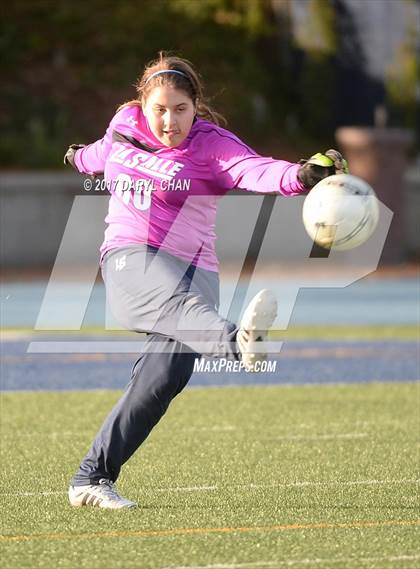Thumbnail 1 in JV: Bishop Amat vs La Salle photogallery.