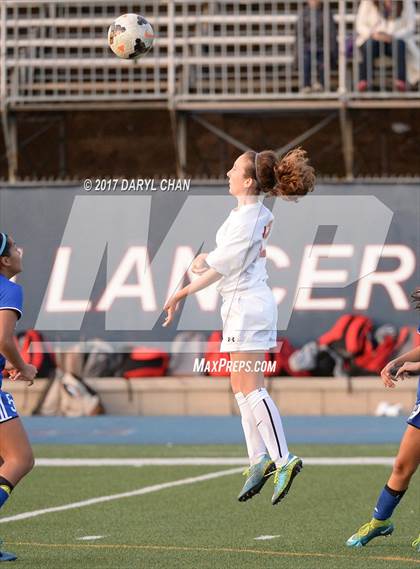 Thumbnail 2 in JV: Bishop Amat vs La Salle photogallery.
