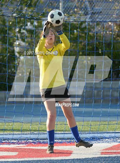 Thumbnail 1 in JV: Bishop Amat vs La Salle photogallery.