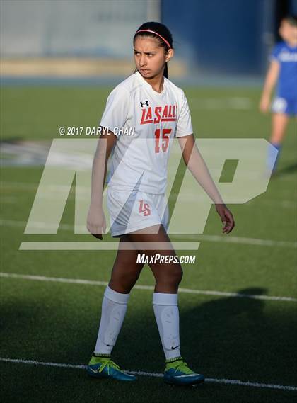 Thumbnail 1 in JV: Bishop Amat vs La Salle photogallery.