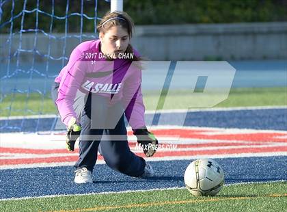 Thumbnail 1 in JV: Bishop Amat vs La Salle photogallery.