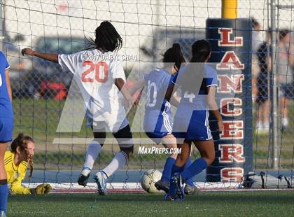 Thumbnail 3 in JV: Bishop Amat vs La Salle photogallery.