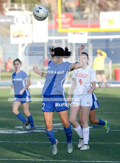 Thumbnail 2 in JV: Bishop Amat vs La Salle photogallery.