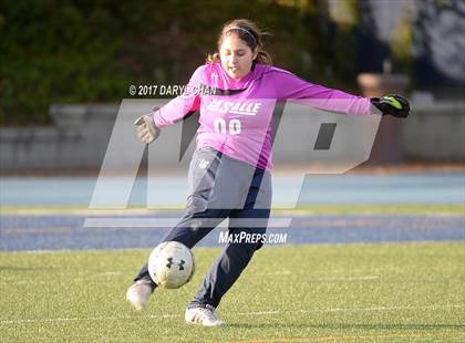 Thumbnail 3 in JV: Bishop Amat vs La Salle photogallery.