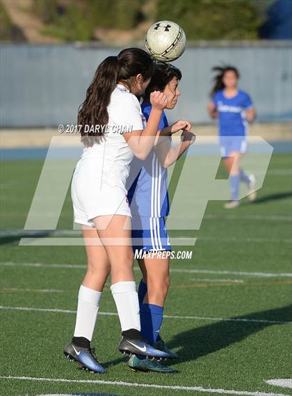 Thumbnail 3 in JV: Bishop Amat vs La Salle photogallery.