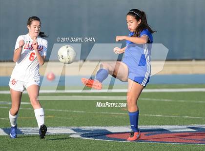 Thumbnail 3 in JV: Bishop Amat vs La Salle photogallery.