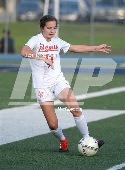 Thumbnail 3 in JV: Bishop Amat vs La Salle photogallery.