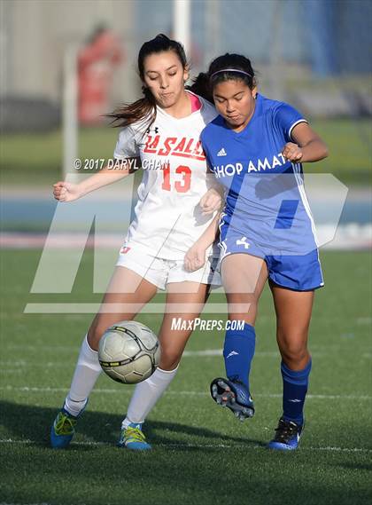 Thumbnail 1 in JV: Bishop Amat vs La Salle photogallery.