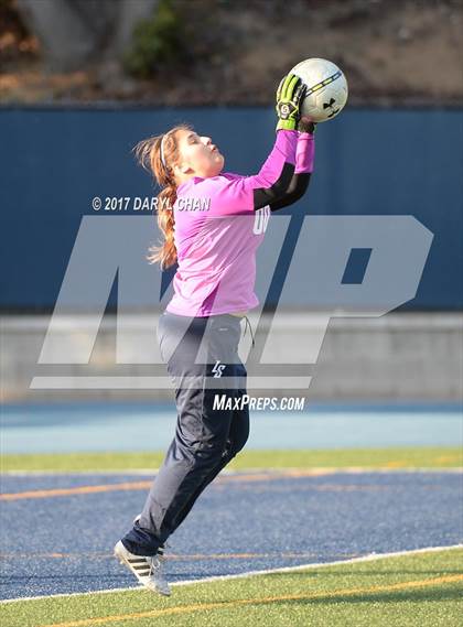 Thumbnail 2 in JV: Bishop Amat vs La Salle photogallery.