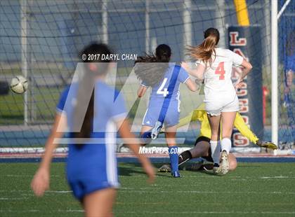 Thumbnail 3 in JV: Bishop Amat vs La Salle photogallery.
