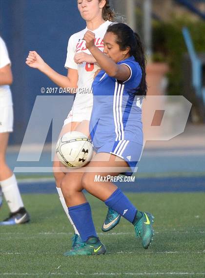 Thumbnail 3 in JV: Bishop Amat vs La Salle photogallery.