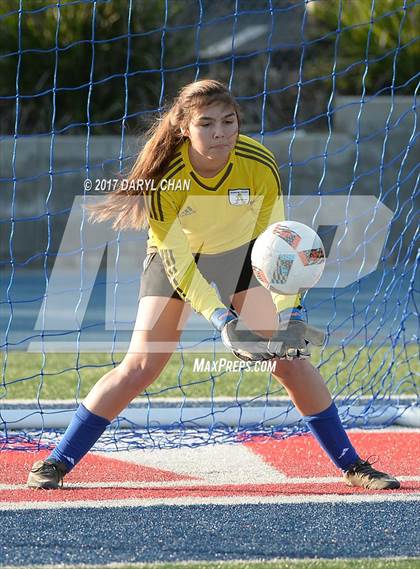 Thumbnail 3 in JV: Bishop Amat vs La Salle photogallery.
