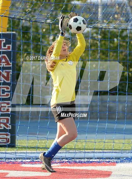 Thumbnail 2 in JV: Bishop Amat vs La Salle photogallery.