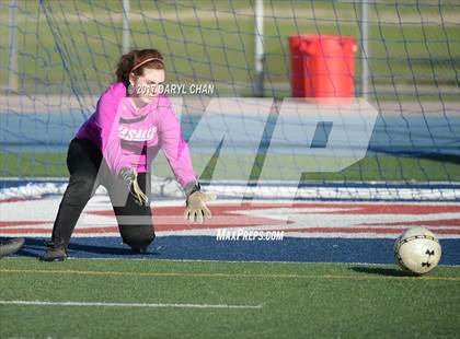 Thumbnail 1 in JV: Bishop Amat vs La Salle photogallery.