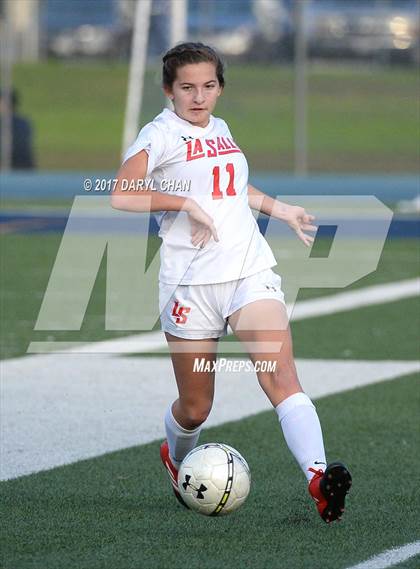 Thumbnail 1 in JV: Bishop Amat vs La Salle photogallery.