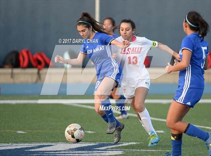 Thumbnail 1 in JV: Bishop Amat vs La Salle photogallery.
