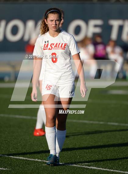 Thumbnail 2 in JV: Bishop Amat vs La Salle photogallery.