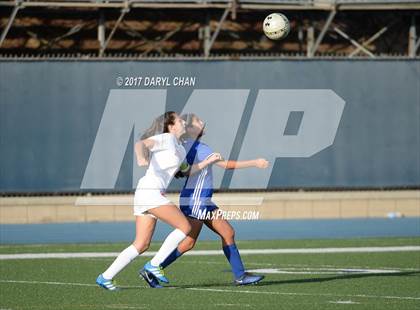 Thumbnail 2 in JV: Bishop Amat vs La Salle photogallery.