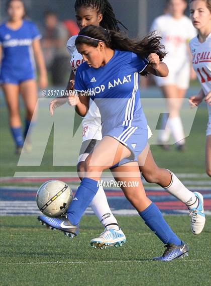 Thumbnail 3 in JV: Bishop Amat vs La Salle photogallery.