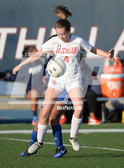 Thumbnail 1 in JV: Bishop Amat vs La Salle photogallery.