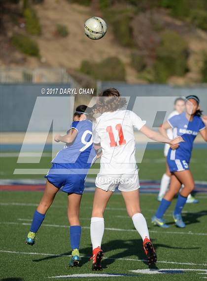 Thumbnail 2 in JV: Bishop Amat vs La Salle photogallery.