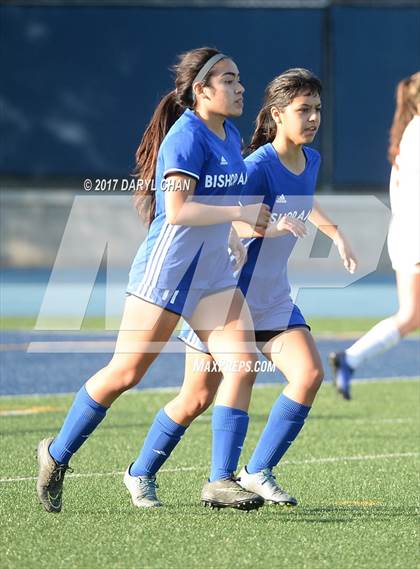 Thumbnail 1 in JV: Bishop Amat vs La Salle photogallery.