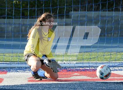 Thumbnail 2 in JV: Bishop Amat vs La Salle photogallery.