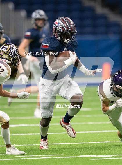 Thumbnail 1 in Navarro vs Wimberley (UIL 4A Quarterfinal Playoff) photogallery.
