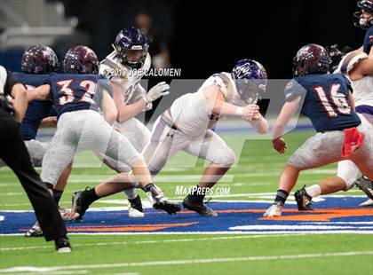 Thumbnail 3 in Navarro vs Wimberley (UIL 4A Quarterfinal Playoff) photogallery.