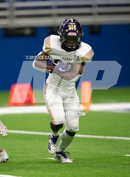 Thumbnail 3 in Navarro vs Wimberley (UIL 4A Quarterfinal Playoff) photogallery.