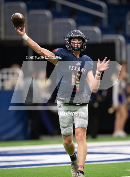Thumbnail 3 in Navarro vs Wimberley (UIL 4A Quarterfinal Playoff) photogallery.