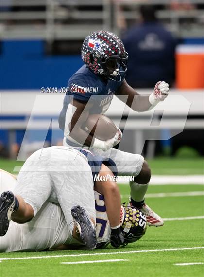 Thumbnail 2 in Navarro vs Wimberley (UIL 4A Quarterfinal Playoff) photogallery.