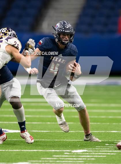Thumbnail 3 in Navarro vs Wimberley (UIL 4A Quarterfinal Playoff) photogallery.
