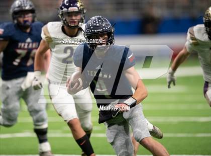 Thumbnail 1 in Navarro vs Wimberley (UIL 4A Quarterfinal Playoff) photogallery.