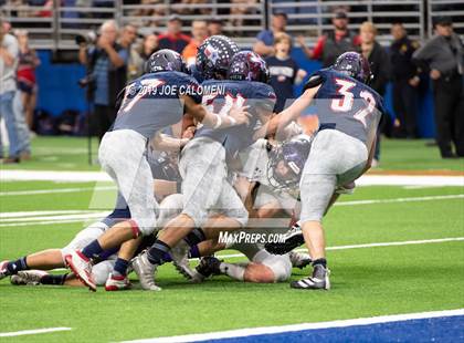 Thumbnail 3 in Navarro vs Wimberley (UIL 4A Quarterfinal Playoff) photogallery.