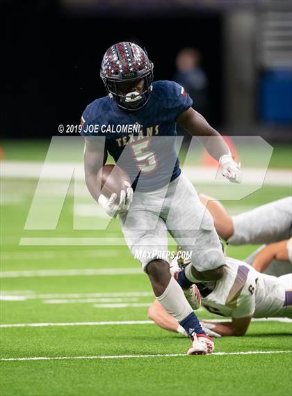 Thumbnail 3 in Navarro vs Wimberley (UIL 4A Quarterfinal Playoff) photogallery.