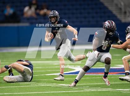 Thumbnail 3 in Navarro vs Wimberley (UIL 4A Quarterfinal Playoff) photogallery.
