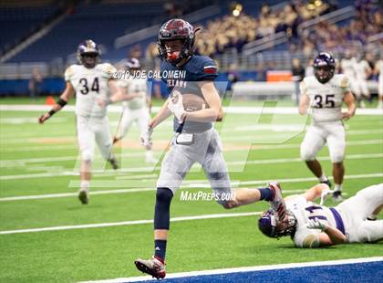 Thumbnail 3 in Navarro vs Wimberley (UIL 4A Quarterfinal Playoff) photogallery.
