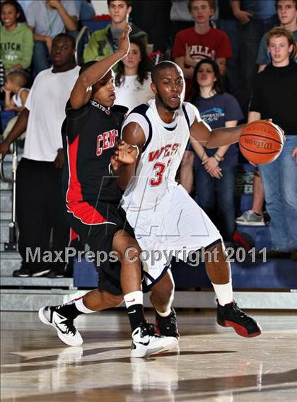 Thumbnail 1 in Knoxville West vs Knoxville Central photogallery.