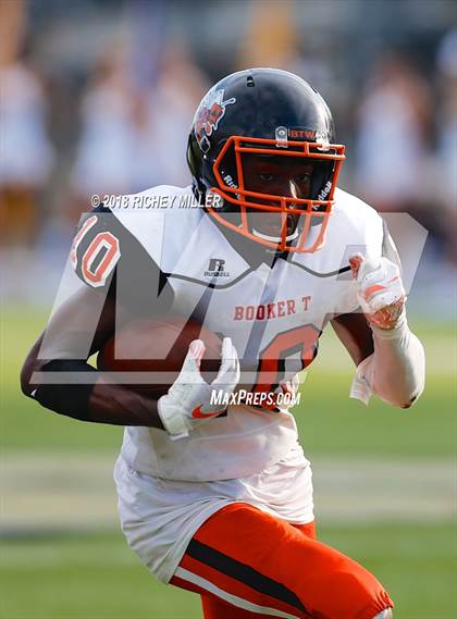 Thumbnail 3 in Washington vs. North Little Rock photogallery.