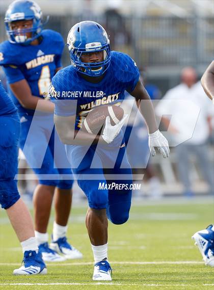 Thumbnail 2 in Washington vs. North Little Rock photogallery.