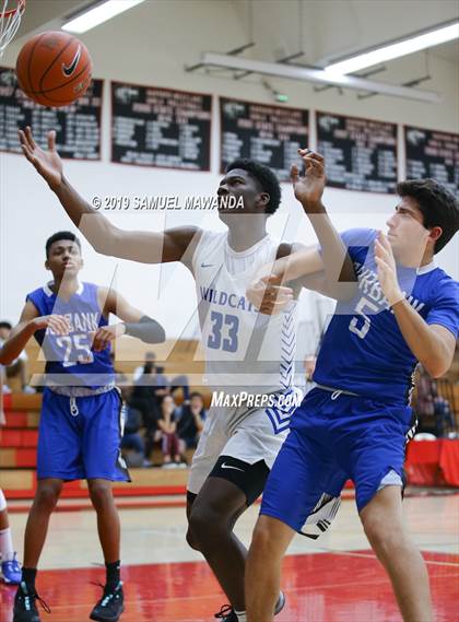 Thumbnail 3 in Burbank vs Windward (Wolverine invitational) photogallery.