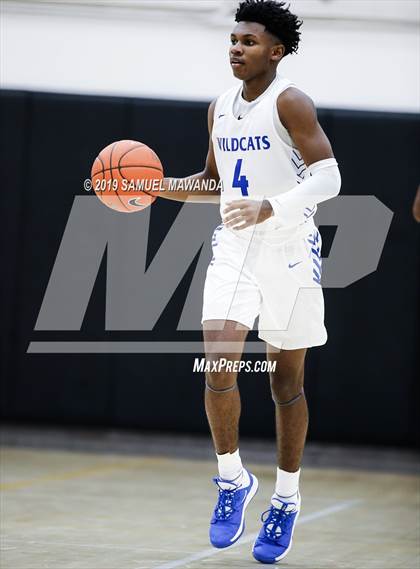 Thumbnail 2 in Burbank vs Windward (Wolverine invitational) photogallery.