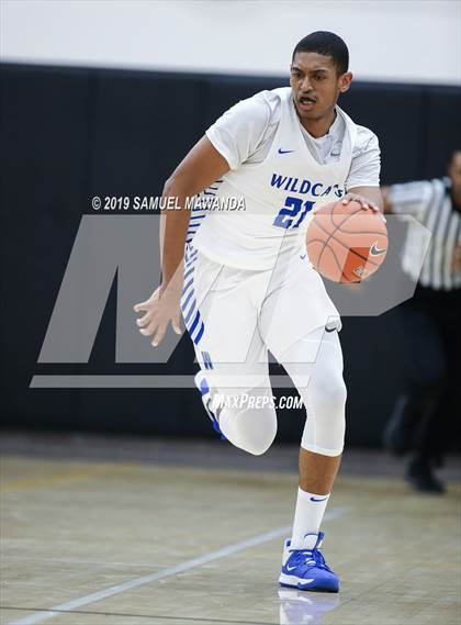 Thumbnail 3 in Burbank vs Windward (Wolverine invitational) photogallery.
