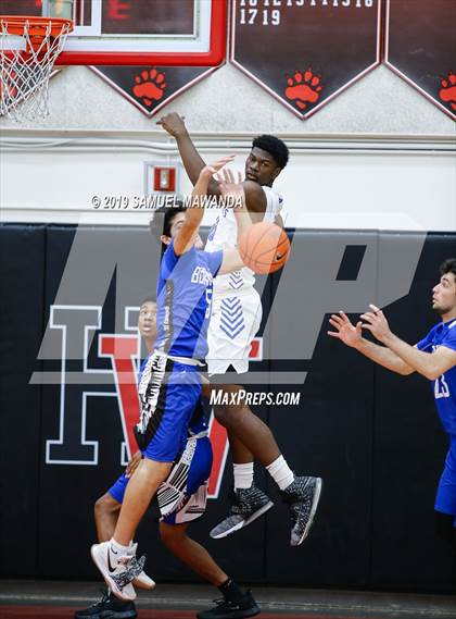 Thumbnail 2 in Burbank vs Windward (Wolverine invitational) photogallery.