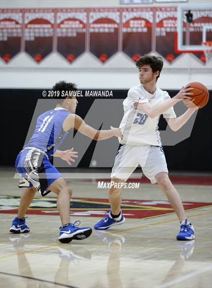 Thumbnail 3 in Burbank vs Windward (Wolverine invitational) photogallery.