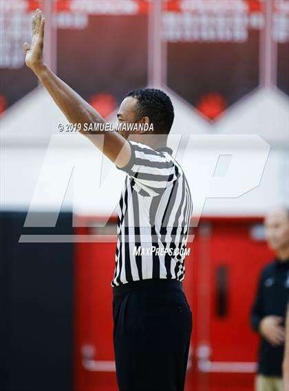 Thumbnail 3 in Burbank vs Windward (Wolverine invitational) photogallery.