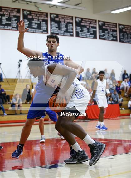 Thumbnail 2 in Burbank vs Windward (Wolverine invitational) photogallery.