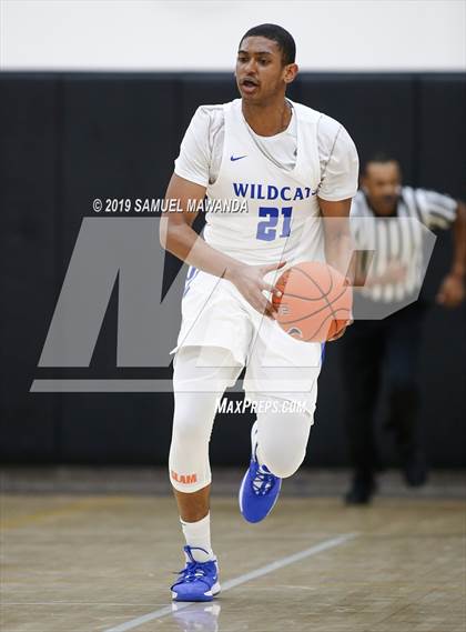 Thumbnail 2 in Burbank vs Windward (Wolverine invitational) photogallery.