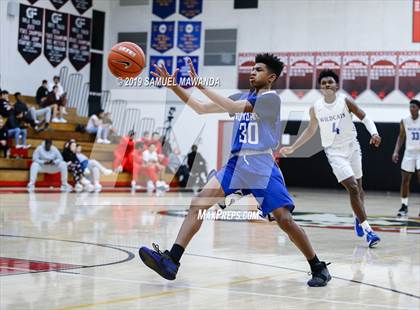 Thumbnail 2 in Burbank vs Windward (Wolverine invitational) photogallery.